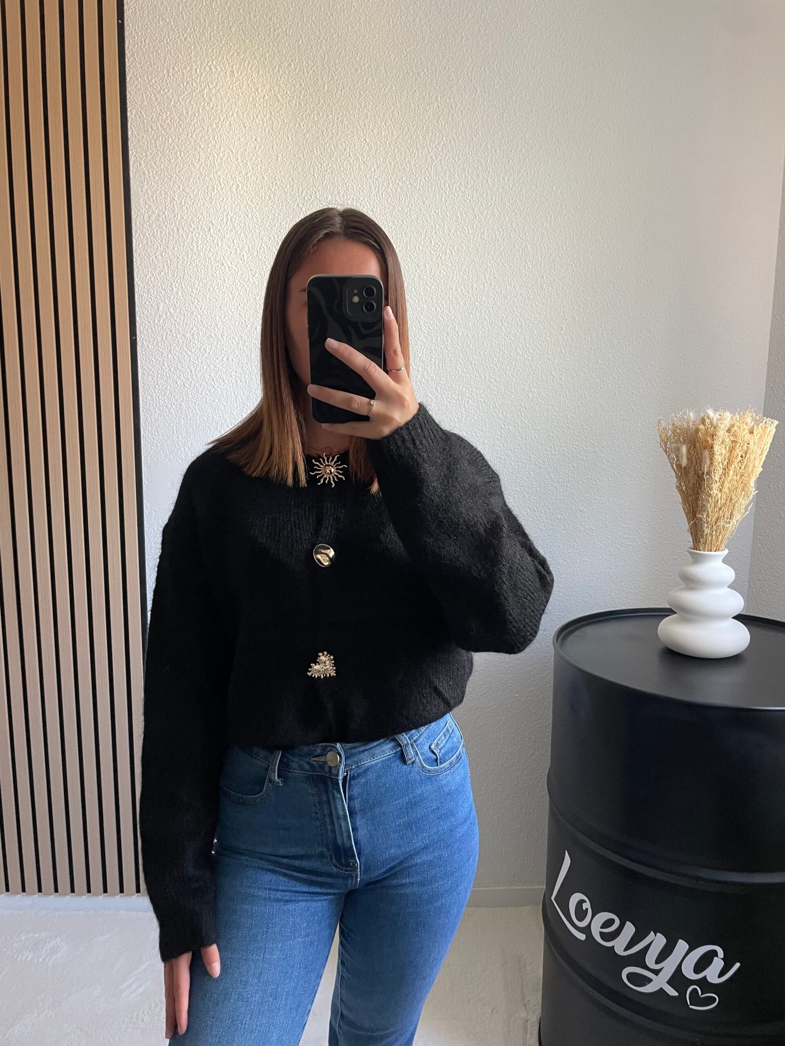 Gilet noir - Classe et élégant - Détails - Boutique e-shop
